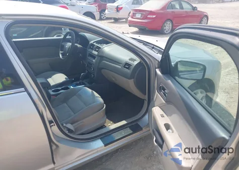 2010 Ford Fusion Se z USA, uszkodzony, nr VIN 3FAHP0HG5AR120951